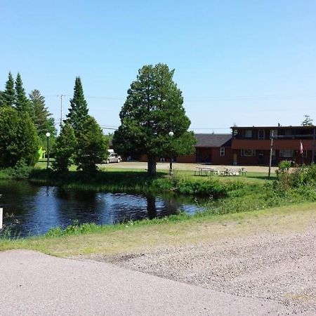 Bear Paw Inn Michigamme ภายนอก รูปภาพ