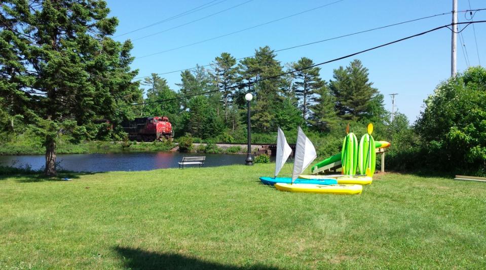 Bear Paw Inn Michigamme ภายนอก รูปภาพ
