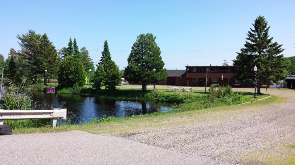 Bear Paw Inn Michigamme ภายนอก รูปภาพ