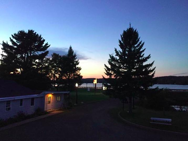 Bear Paw Inn Michigamme ภายนอก รูปภาพ